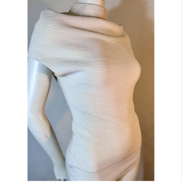 SOLD Alexander McQueen vintage wool top from SS 08 - Picture 3 of 7